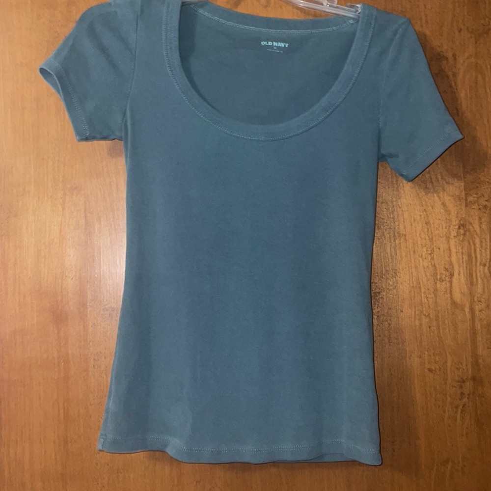 Scoop neck Ribbed short sleeve shirt